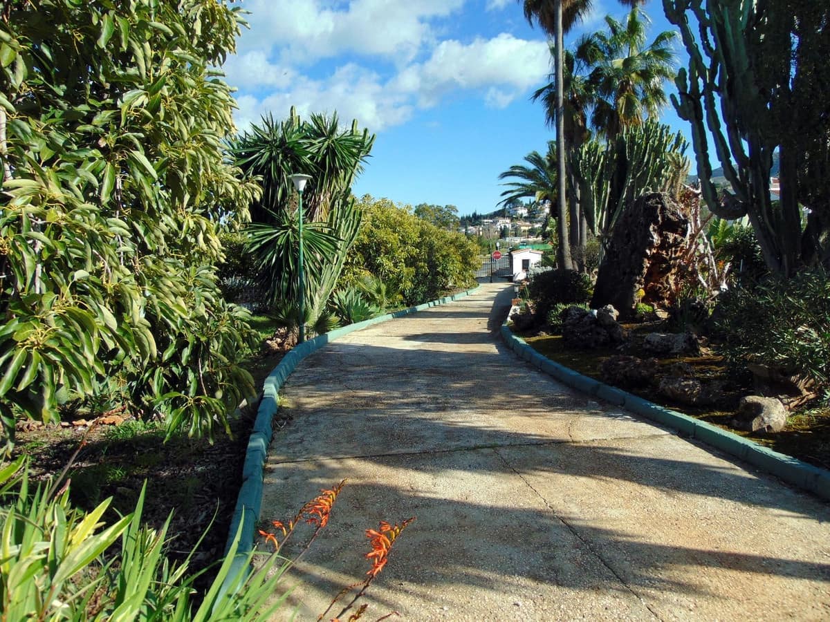 Finca/Casa Rural de 5 habitaciones en Alhaurín el Grande en venta con piscina garaje - 850.000 € (Ref: 8780573)