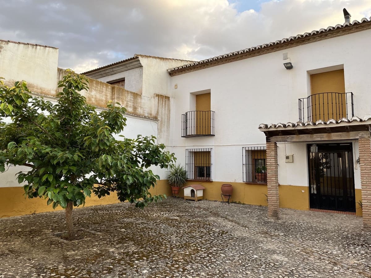 6 soveværelse Finca/Landehus til salg i Antequera med swimmingpool garage - € 430.000 (Ref: 8844048)
