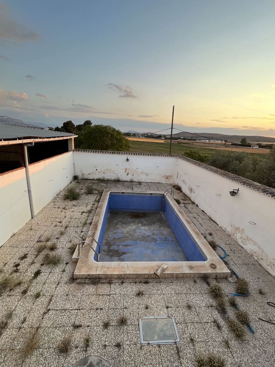6 soveværelse Erhverv til salg i Antequera med swimmingpool garage - € 430.000 (Ref: 8846629)