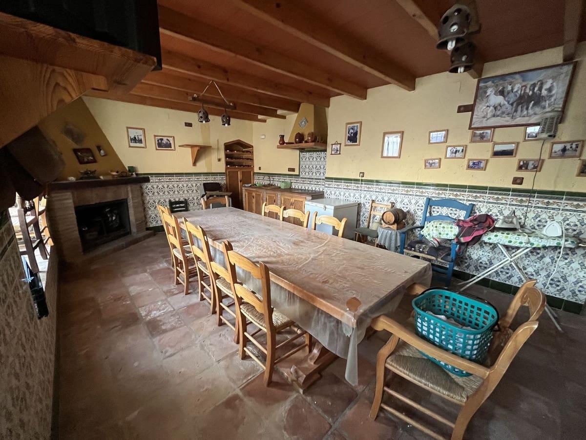 6 soverom Kommersiell til salgs i Antequera med svømmebasseng garasje - € 430 000 (Ref: 8846630)