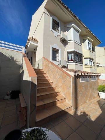 3 soveværelse Semi-Rækkehus til salg i Estación de Cártama, Cártama med swimmingpool garage - € 405.000 (Ref: 8866341)