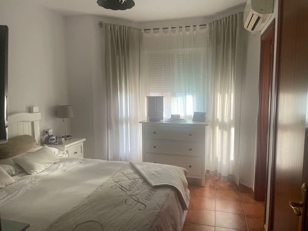 3 camera da letto Villetta Bifamiliare in vendita in Estacion de Cartama con piscina garage - 405.000 € (Rif: 8866341)