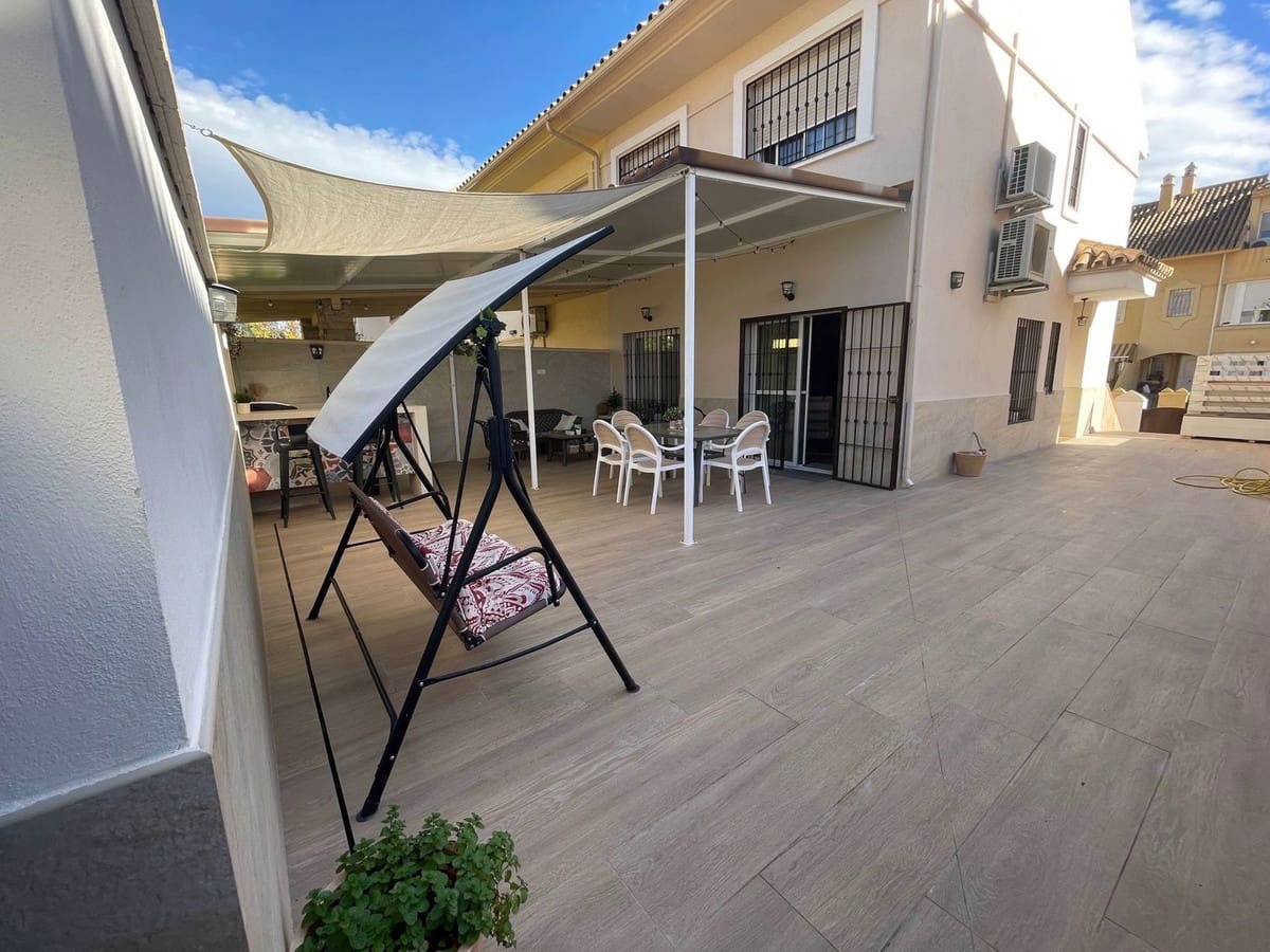 3 slaapkamer Halfvrijstaande villa te koop in Estacion de Cartama met zwembad garage - € 405.000 (Ref: 8866341)