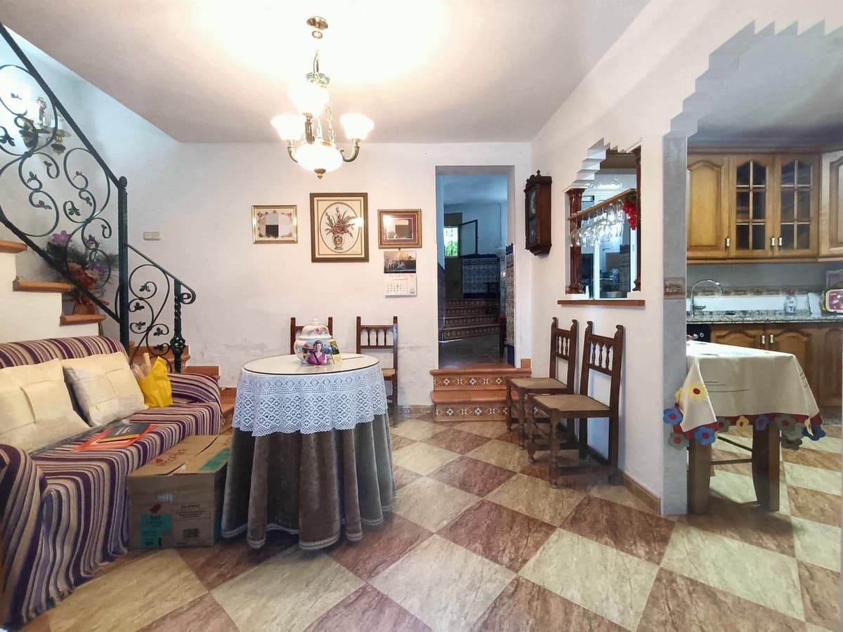 5 soveværelse Byhus til salg i Monda - € 280.000 (Ref: 8866342)