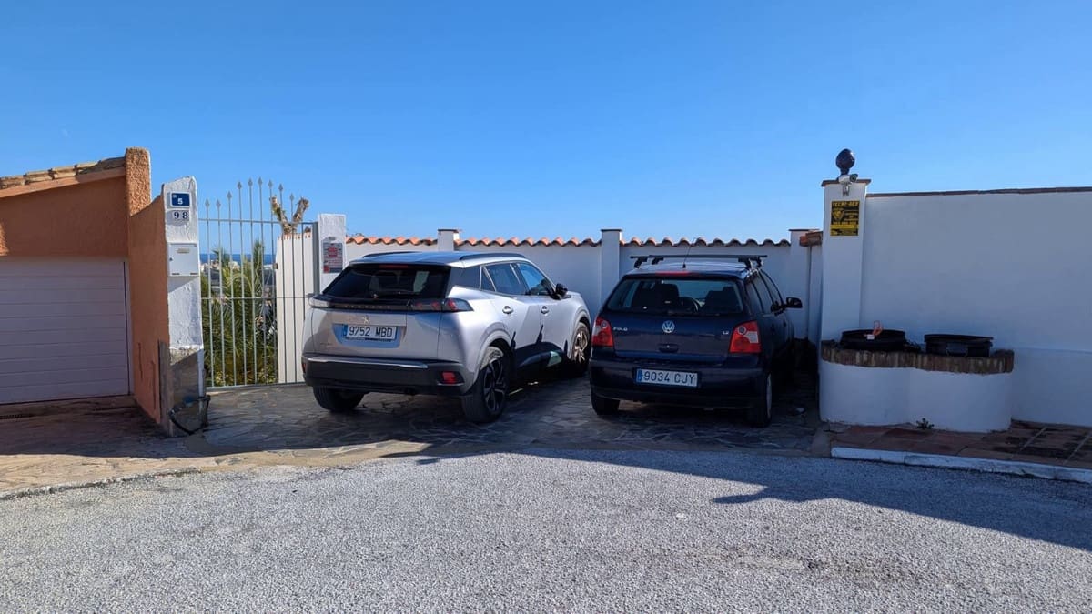 2 bedroom Villa for sale in Cerro del Aguila with pool garage - € 525,000 (Ref: 8868177)