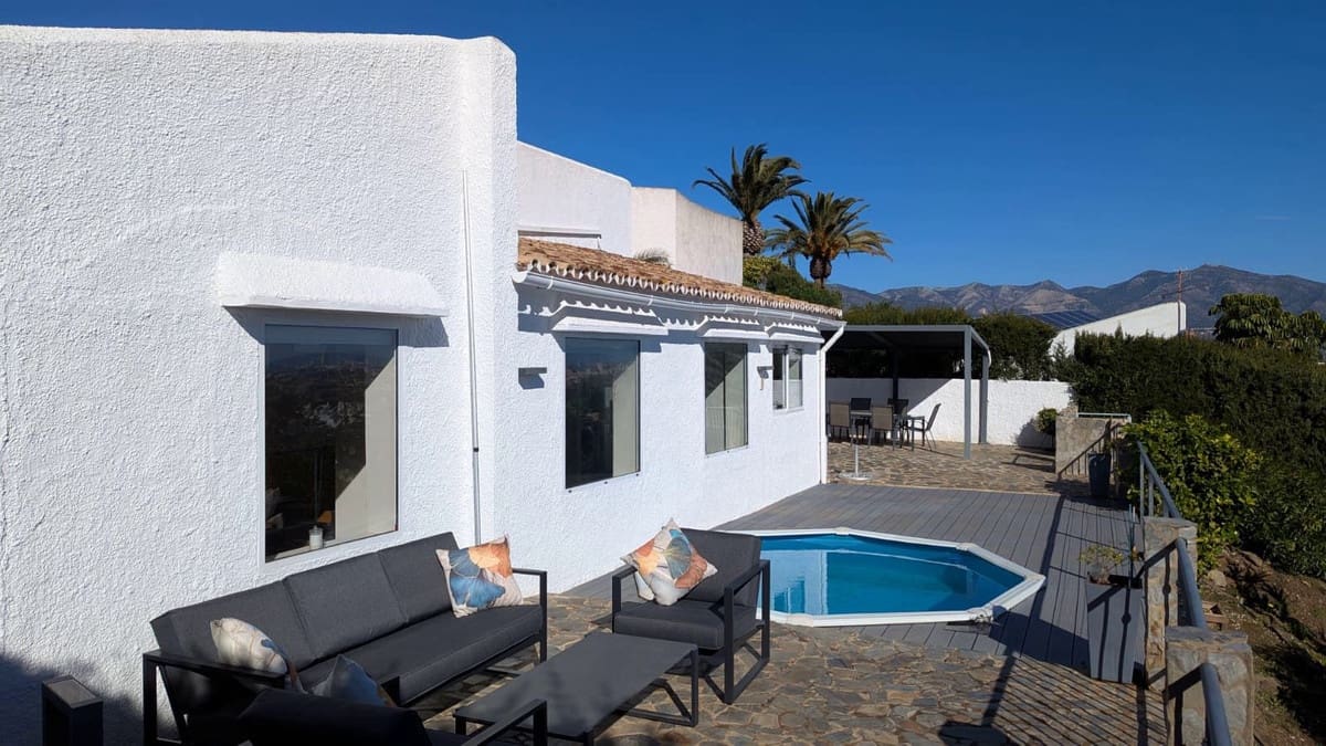 2 bedroom Villa for sale in Cerro del Aguila with pool garage - € 525,000 (Ref: 8868177)