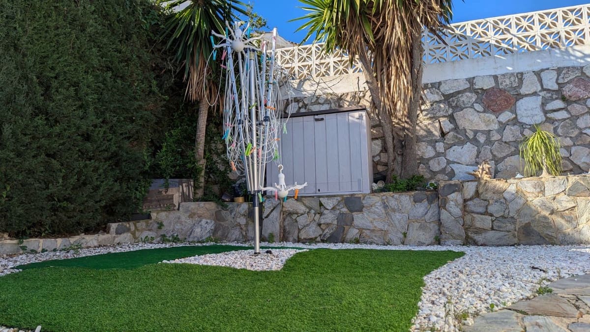 2 bedroom Villa for sale in Cerro del Aguila with pool garage - € 525,000 (Ref: 8868177)