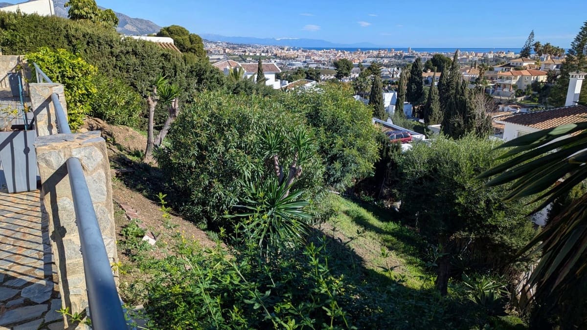 2 bedroom Villa for sale in Cerro del Aguila with pool garage - € 525,000 (Ref: 8868177)