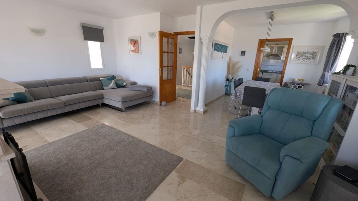 3 soverom Villa til salgs i Cerro del Aguila med svømmebasseng garasje - € 625 000 (Ref: 8868328)