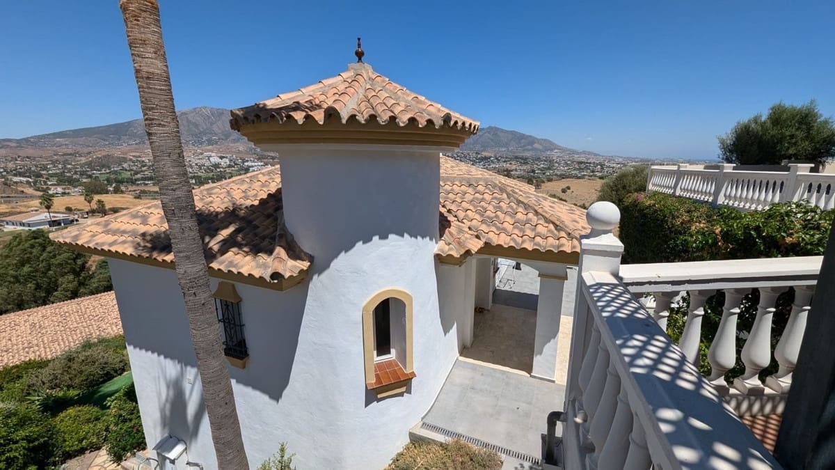 3 soverom Villa til salgs i Cerro del Aguila med svømmebasseng garasje - € 625 000 (Ref: 8868328)