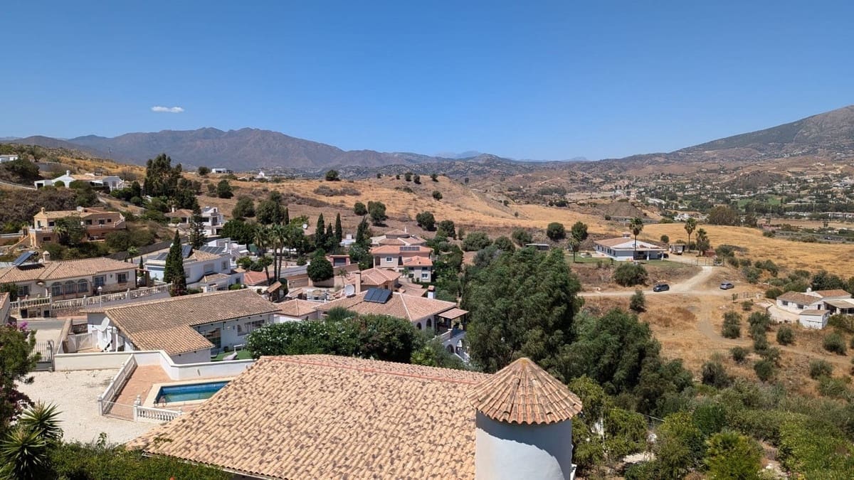 3 soverom Villa til salgs i Cerro del Aguila med svømmebasseng garasje - € 625 000 (Ref: 8868328)