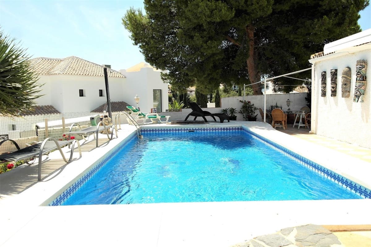 3 bedroom Villa for sale in Cerro del Aguila with pool - € 655,000 (Ref: 8868329)