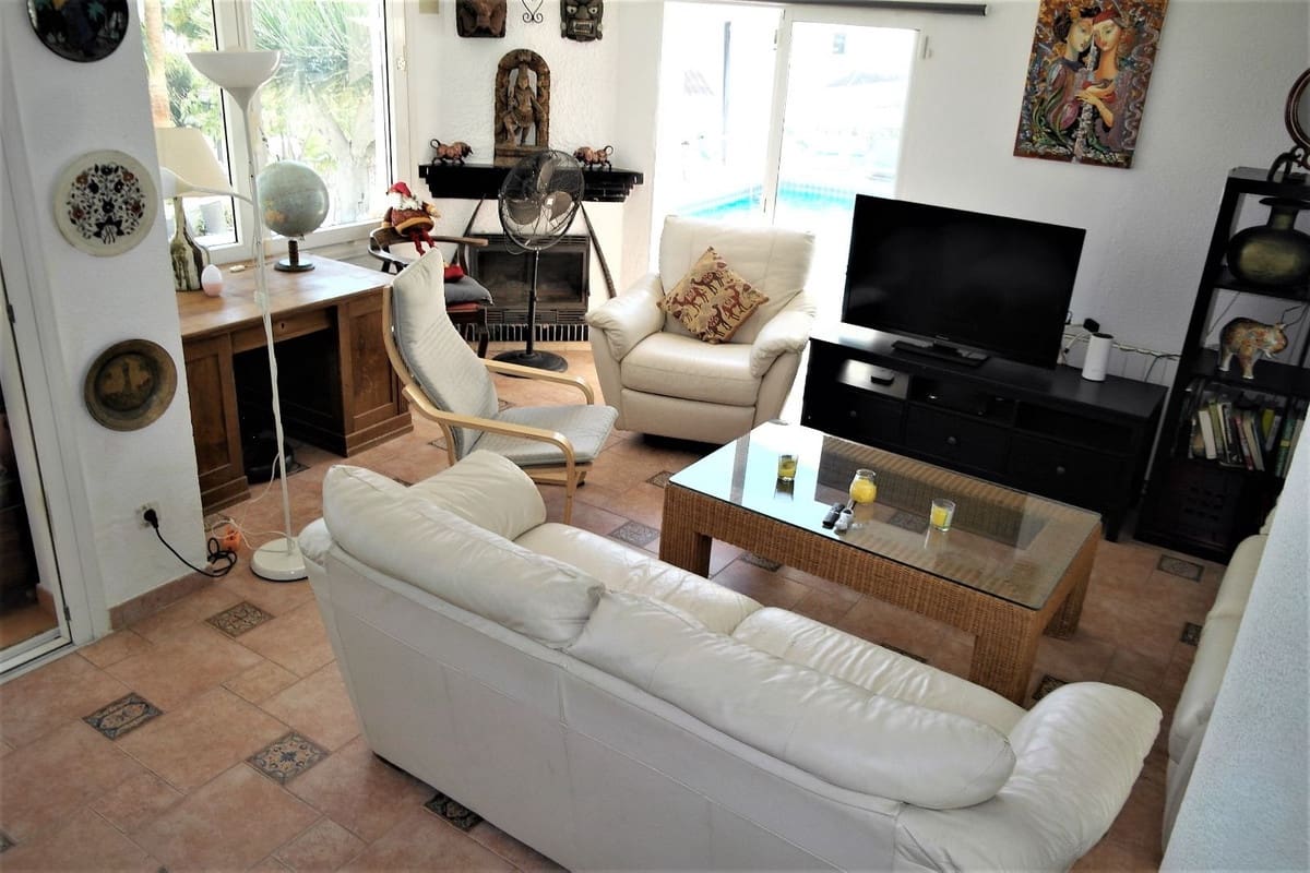 3 bedroom Villa for sale in Cerro del Aguila with pool - € 655,000 (Ref: 8868329)