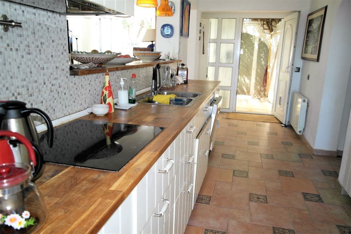 3 bedroom Villa for sale in Cerro del Aguila with pool - € 655,000 (Ref: 8868329)