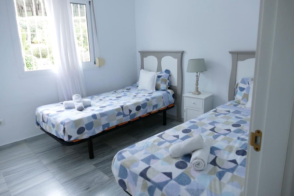 3 quarto Moradia Geminada para venda em Alhaurin Golf com piscina garagem - 460 000 € (Ref: 8897543)