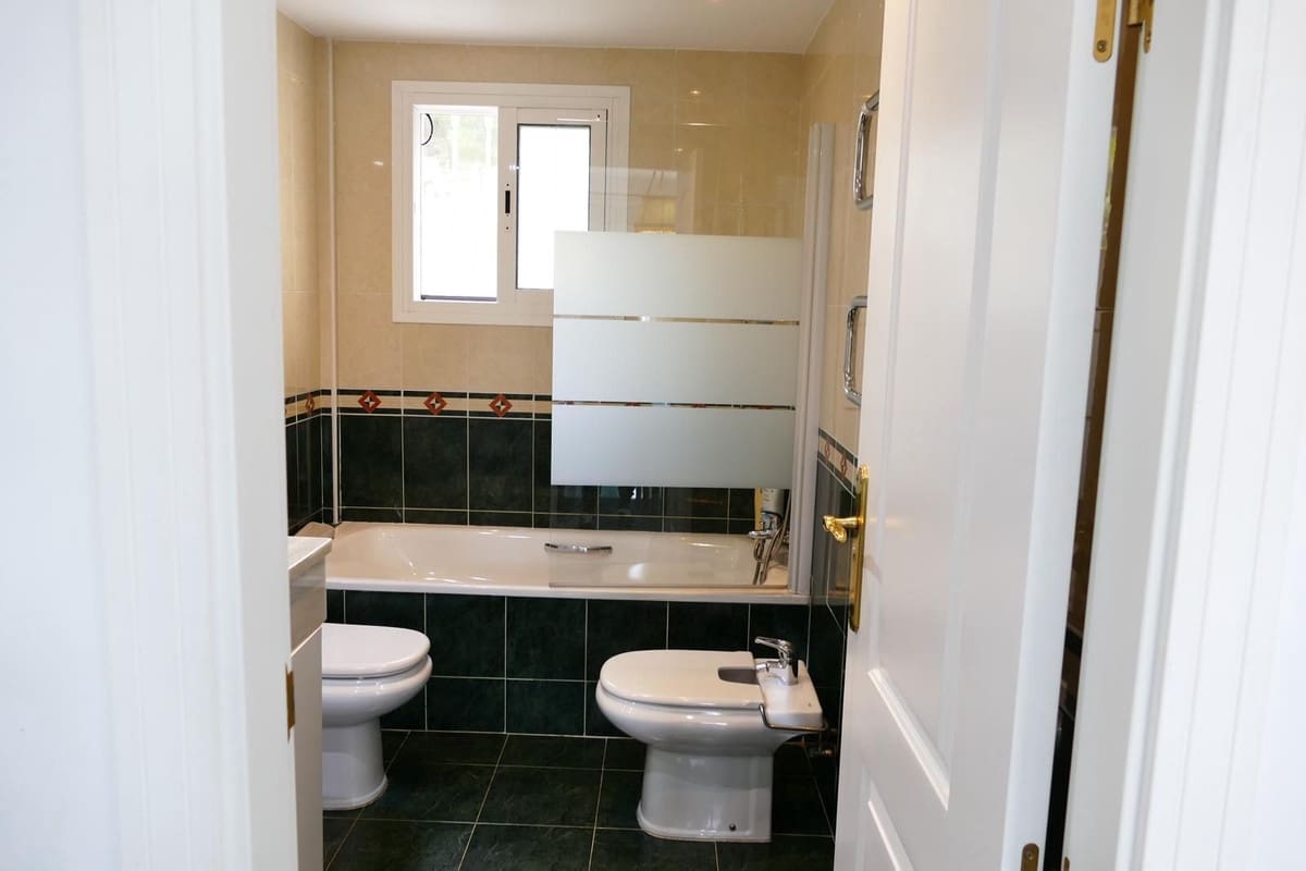 3 quarto Moradia Geminada para venda em Alhaurin Golf com piscina garagem - 460 000 € (Ref: 8897543)