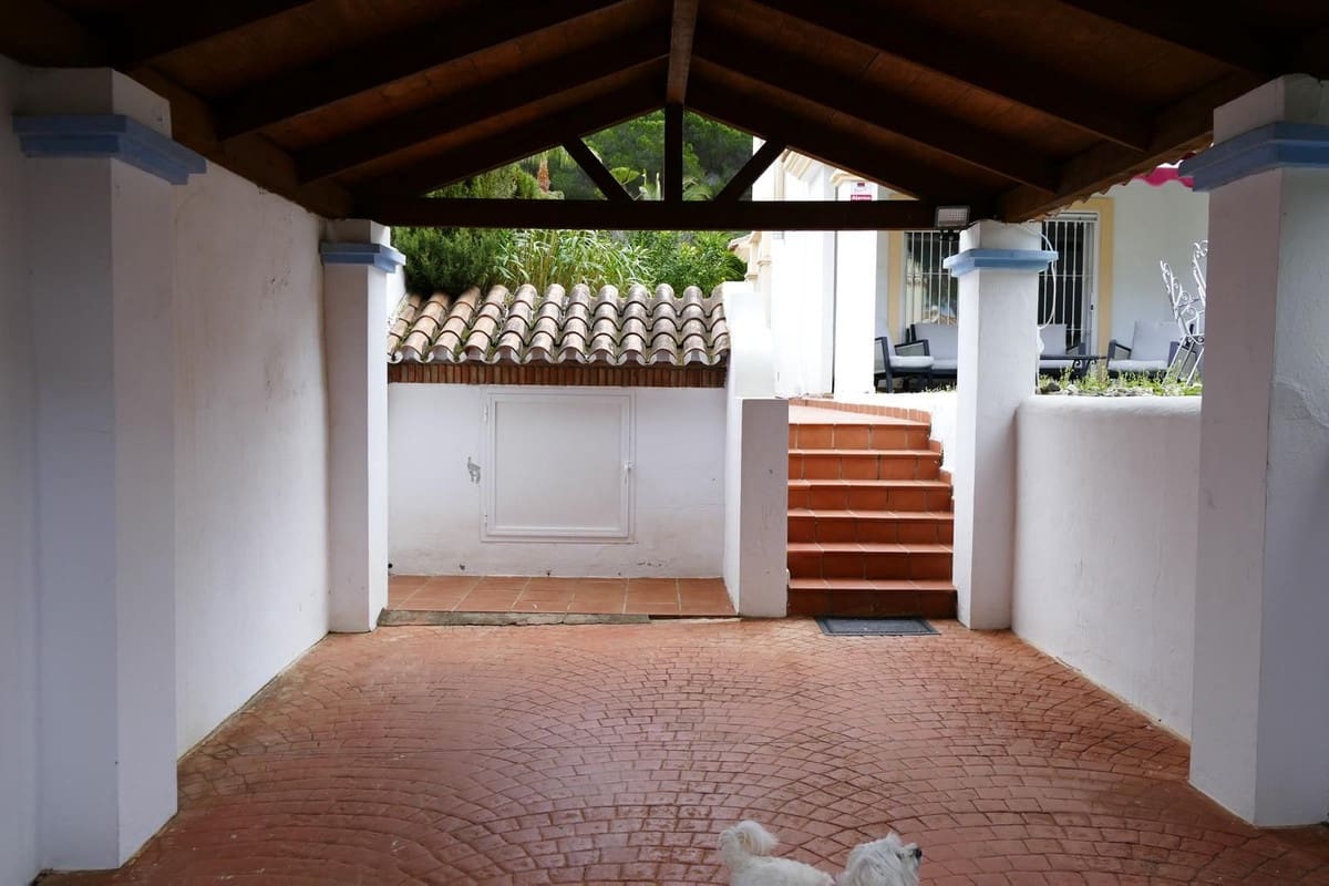 3 quarto Moradia Geminada para venda em Alhaurin Golf com piscina garagem - 460 000 € (Ref: 8897543)