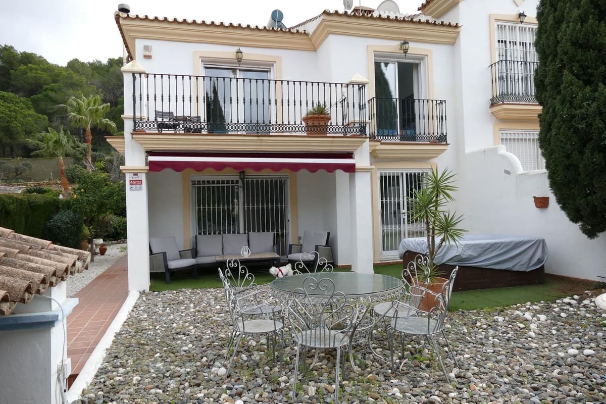 3 quarto Moradia Geminada para venda em Alhaurin Golf com piscina garagem - 460 000 € (Ref: 8897543)