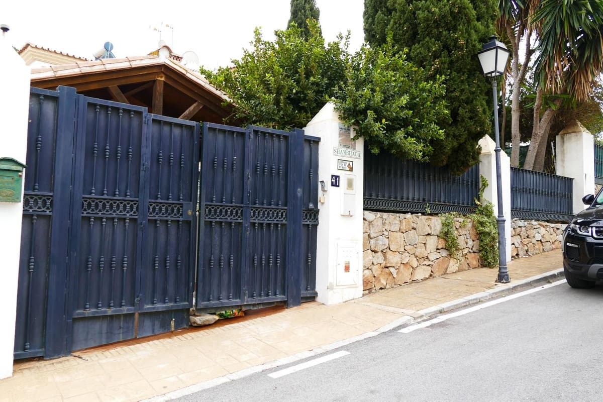 3 quarto Moradia Geminada para venda em Alhaurin Golf com piscina garagem - 460 000 € (Ref: 8897543)