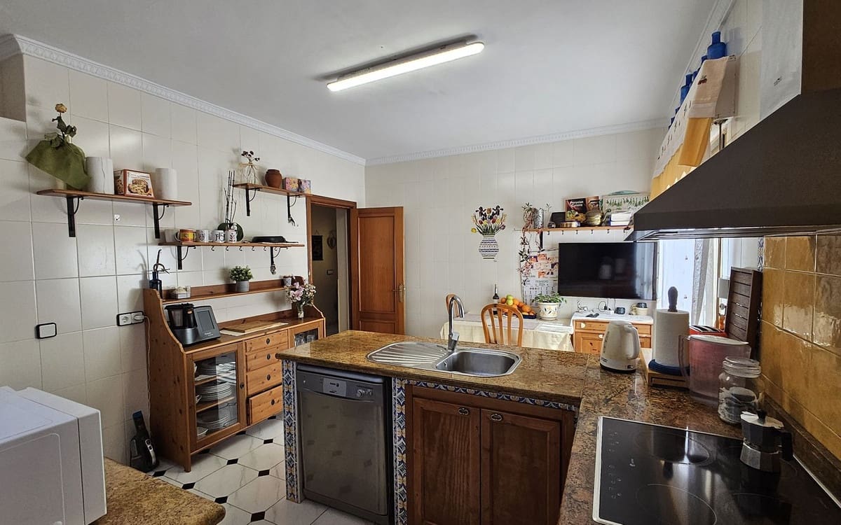 4 makuuhuone Huvila myytävänä paikassa Alhaurin de la Torre mukana uima-altaan 
autotalli - 545 000 € (Ref: 8971137)