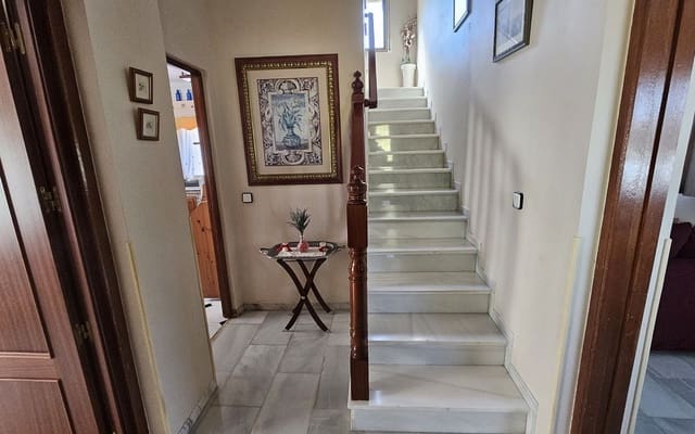 4 quarto Moradia para venda em Alhaurín de la Torre com piscina garagem - 545 000 € (Ref: 8971137)