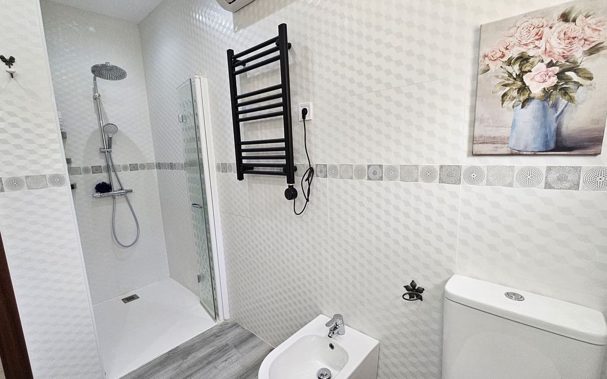 4 makuuhuone Huvila myytävänä paikassa Alhaurin de la Torre mukana uima-altaan 
autotalli - 545 000 € (Ref: 8971137)