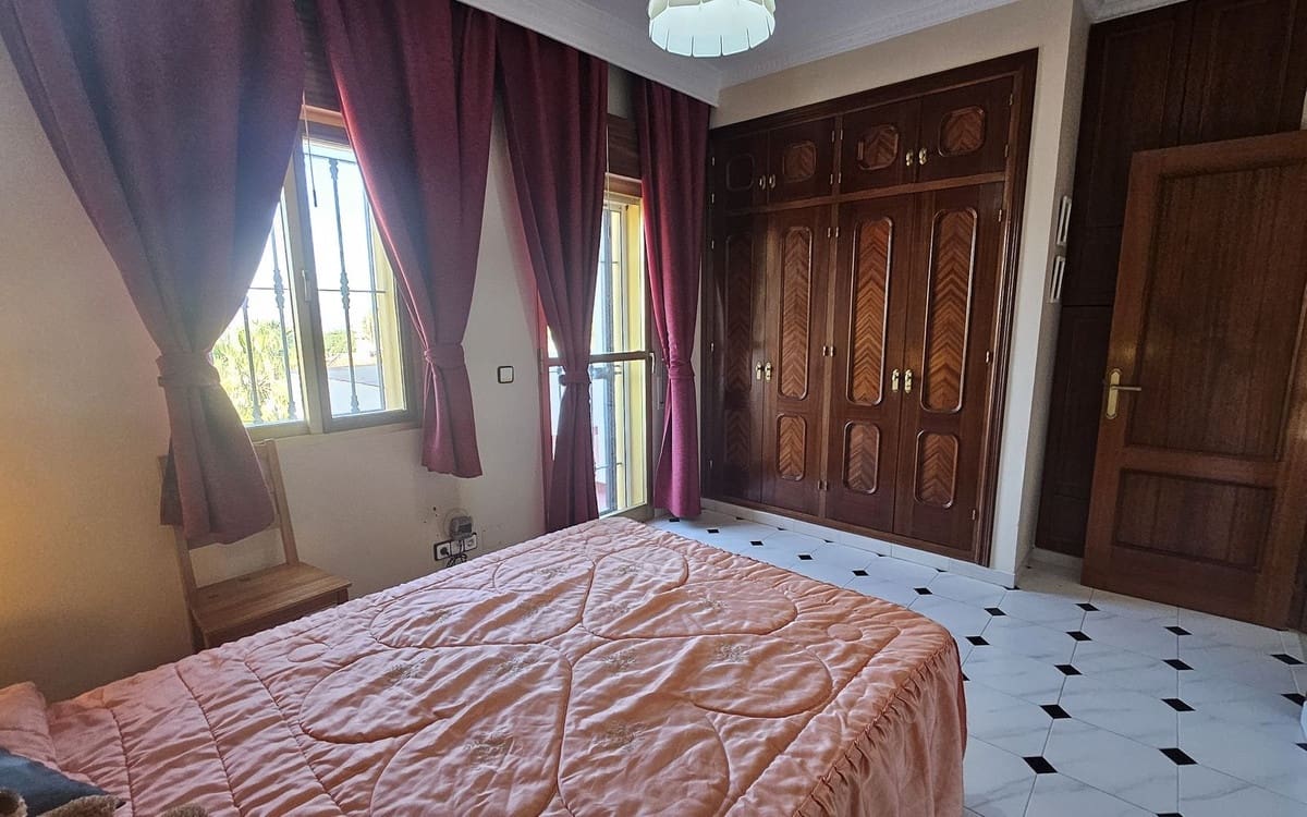 4 makuuhuone Huvila myytävänä paikassa Alhaurin de la Torre mukana uima-altaan 
autotalli - 545 000 € (Ref: 8971137)