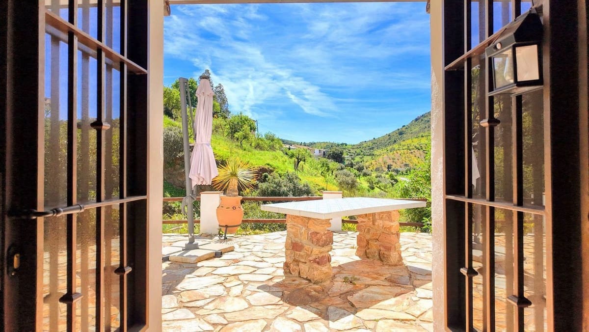 3 bedroom Finca/Country House for sale in Almogia with pool garage - € 369,000 (Ref: 8990073)