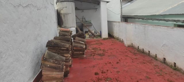 7 bedroom Townhouse for sale in Coín - € 180,000 (Ref: 9009320)