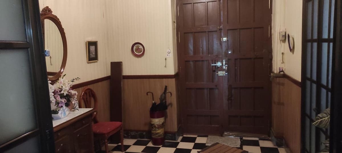 7 soverom Hus til salgs i Coin - € 180 000 (Ref: 9009320)