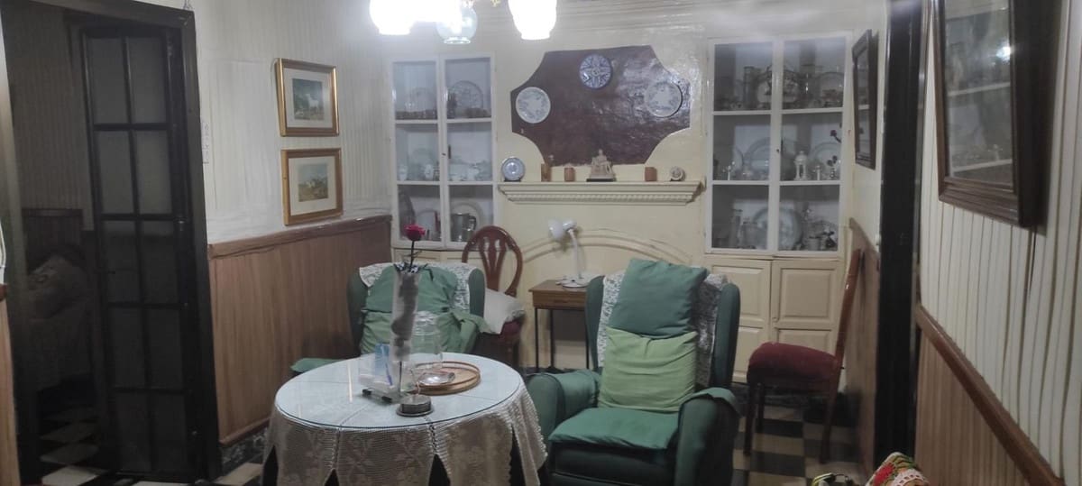 7 soverom Hus til salgs i Coin - € 180 000 (Ref: 9009320)