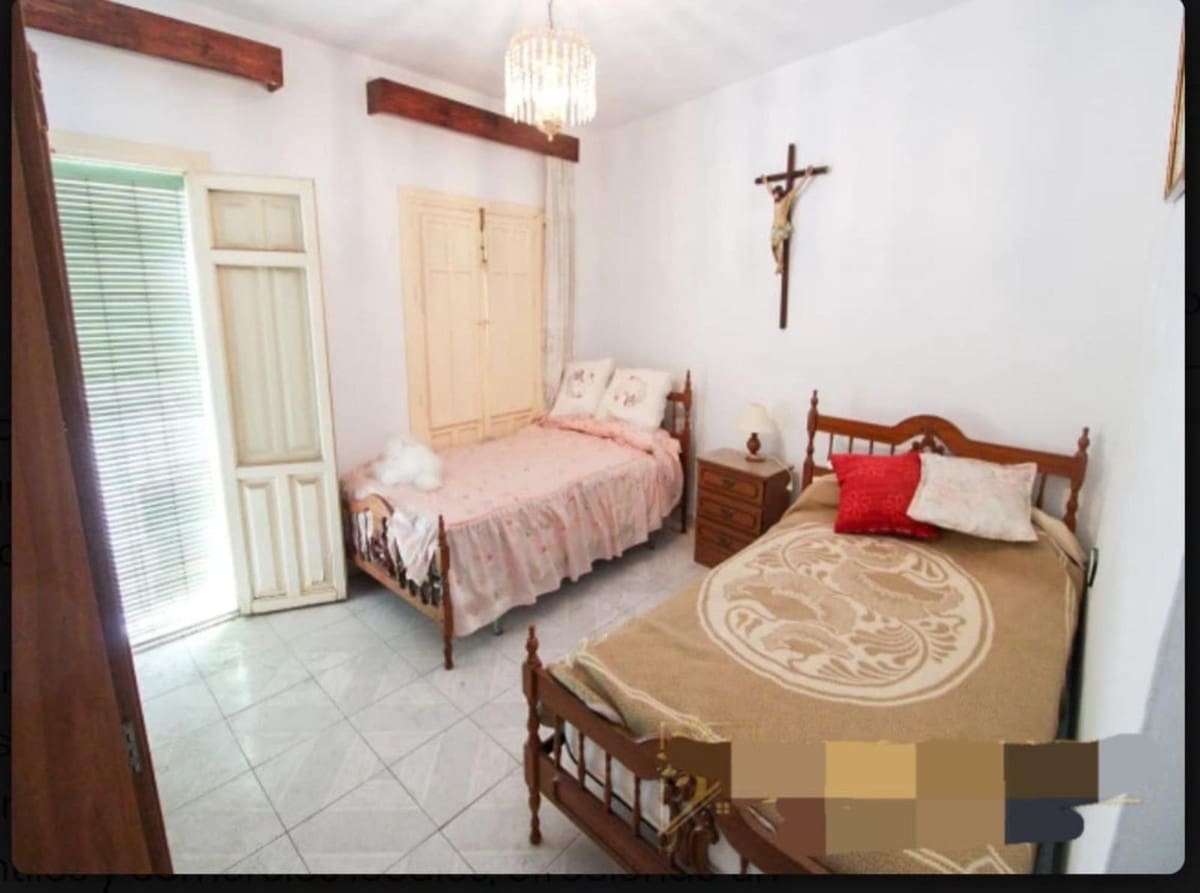 2 soverom Hus til salgs i Coin - € 195 000 (Ref: 9027193)