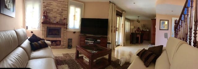 5 bedroom Villa for sale in Antequera with pool garage - € 455,000 (Ref: 9027341)