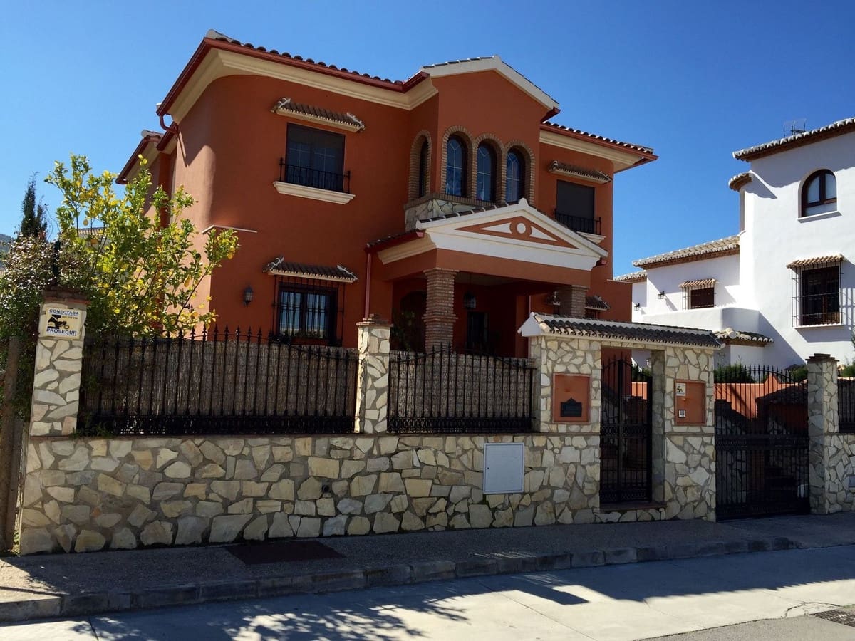 5 soverom Villa til salgs i Antequera med svømmebasseng garasje - € 455 000 (Ref: 9027341)
