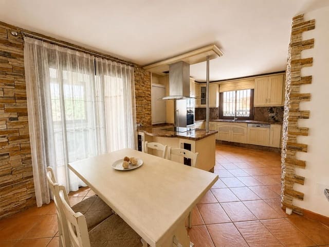 5 soveværelse Villa til salg i Antequera med swimmingpool garage - € 515.000 (Ref: 9027341)