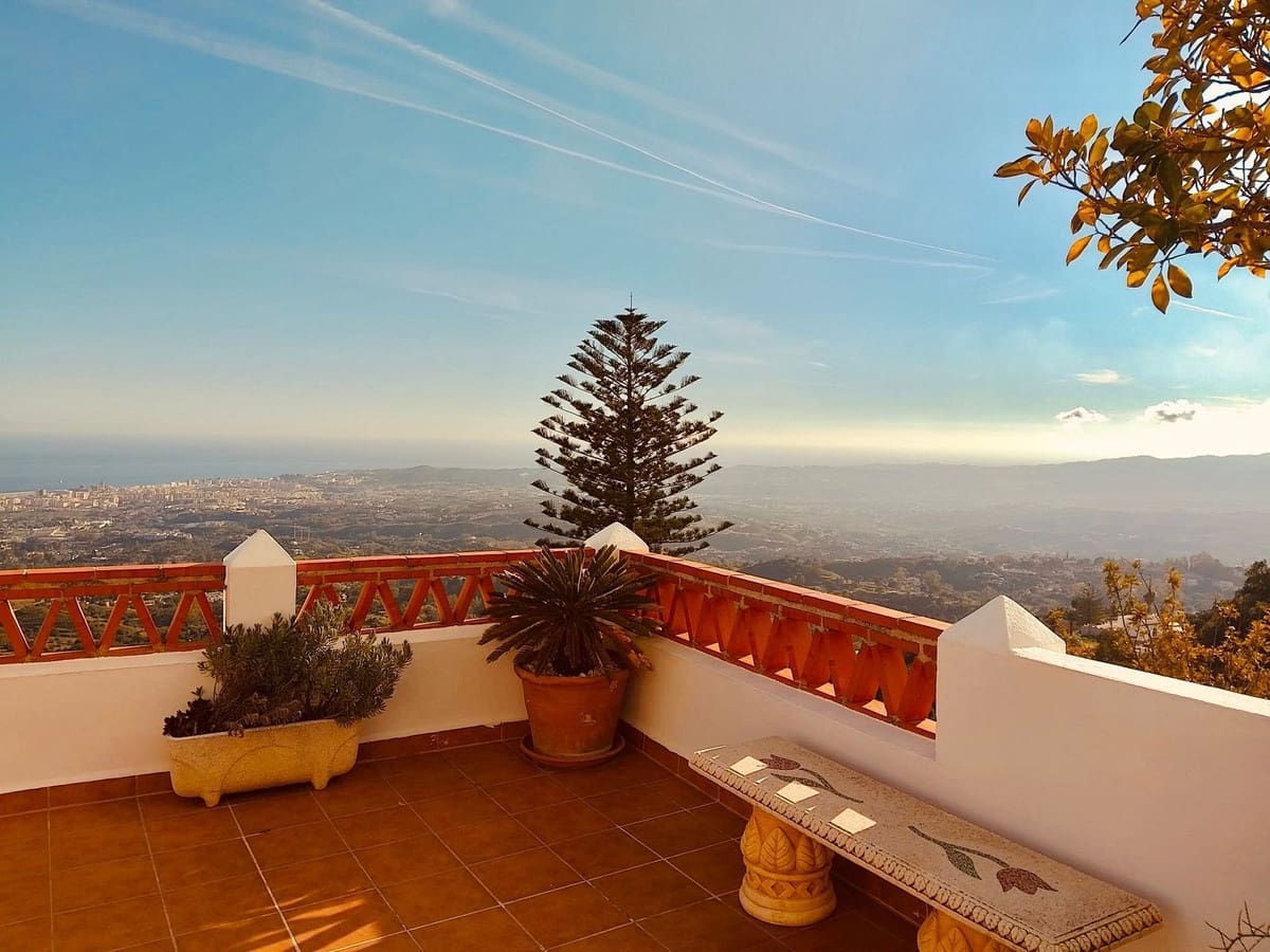 Apartamento de 2 habitaciones en Mijas en venta con piscina garaje - 365.000 € (Ref: 9027342)