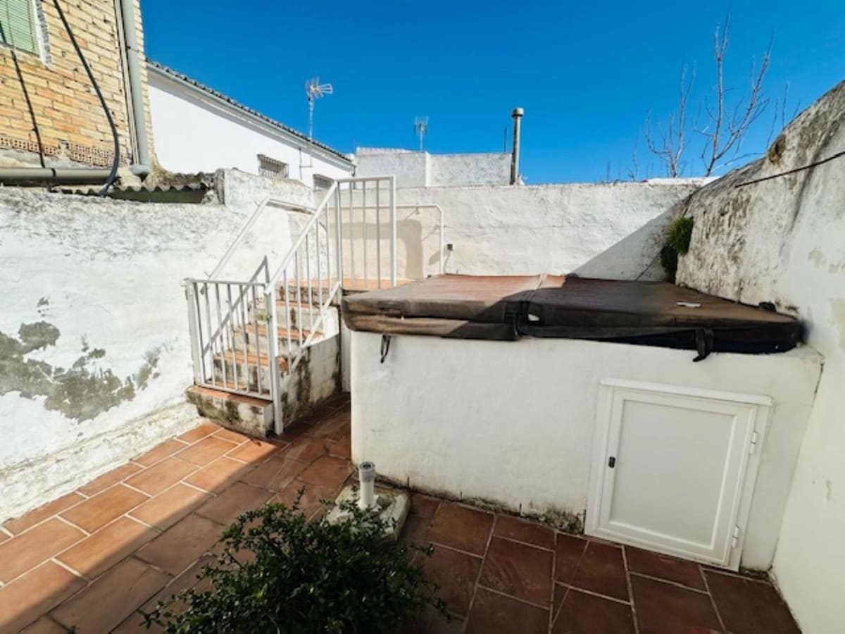 Casa de 3 habitaciones en Estepa en venta - 99.000 € (Ref: 9066567)