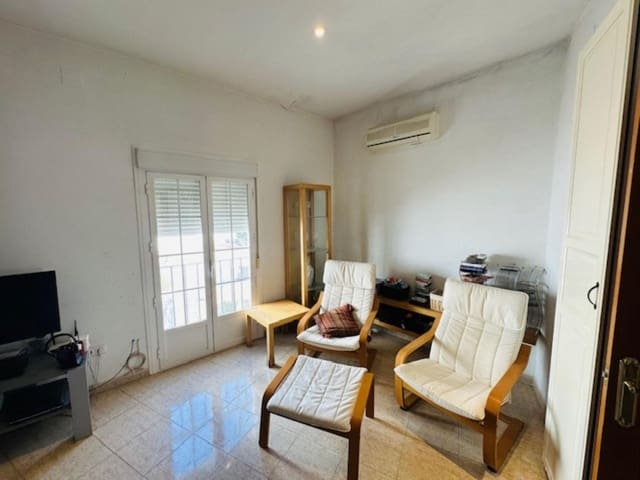 Casa de 3 habitaciones en Estepa en venta - 99.000 € (Ref: 9066567)