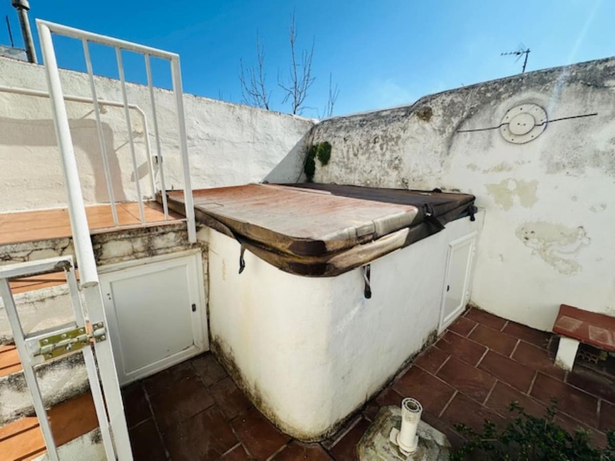 3 bedroom Townhouse for sale in Estepa - € 99,000 (Ref: 9066567)