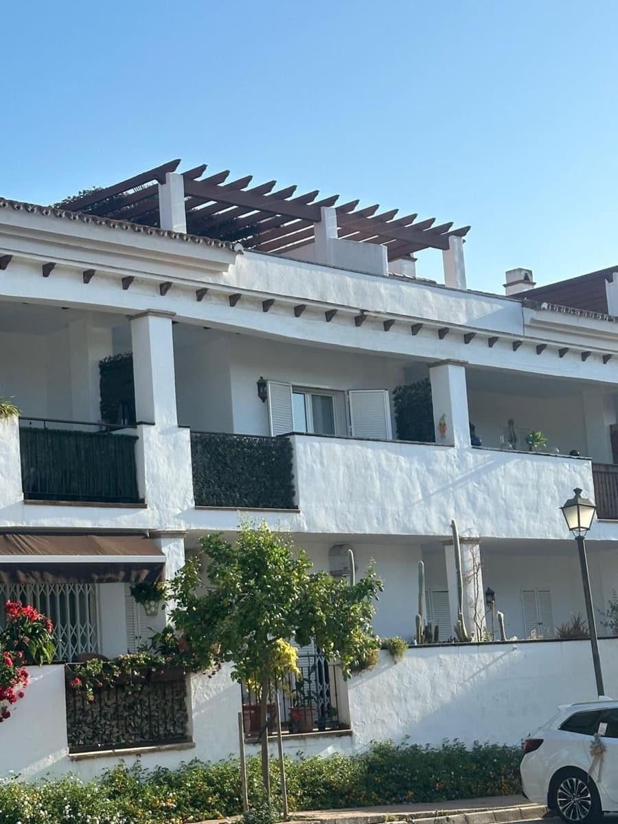 2 bedroom Apartment for sale in Alhaurin de la Torre with pool garage - € 320,000 (Ref: 9082663)