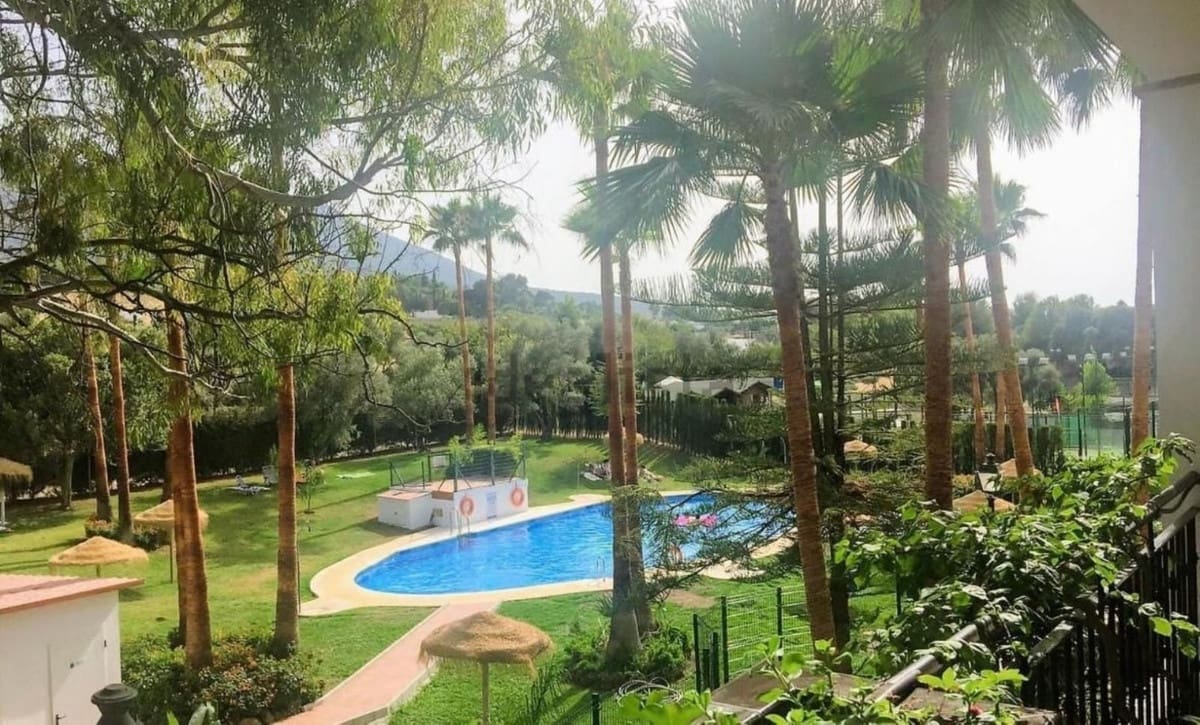 2 bedroom Apartment for sale in Alhaurin de la Torre with pool garage - € 320,000 (Ref: 9082663)