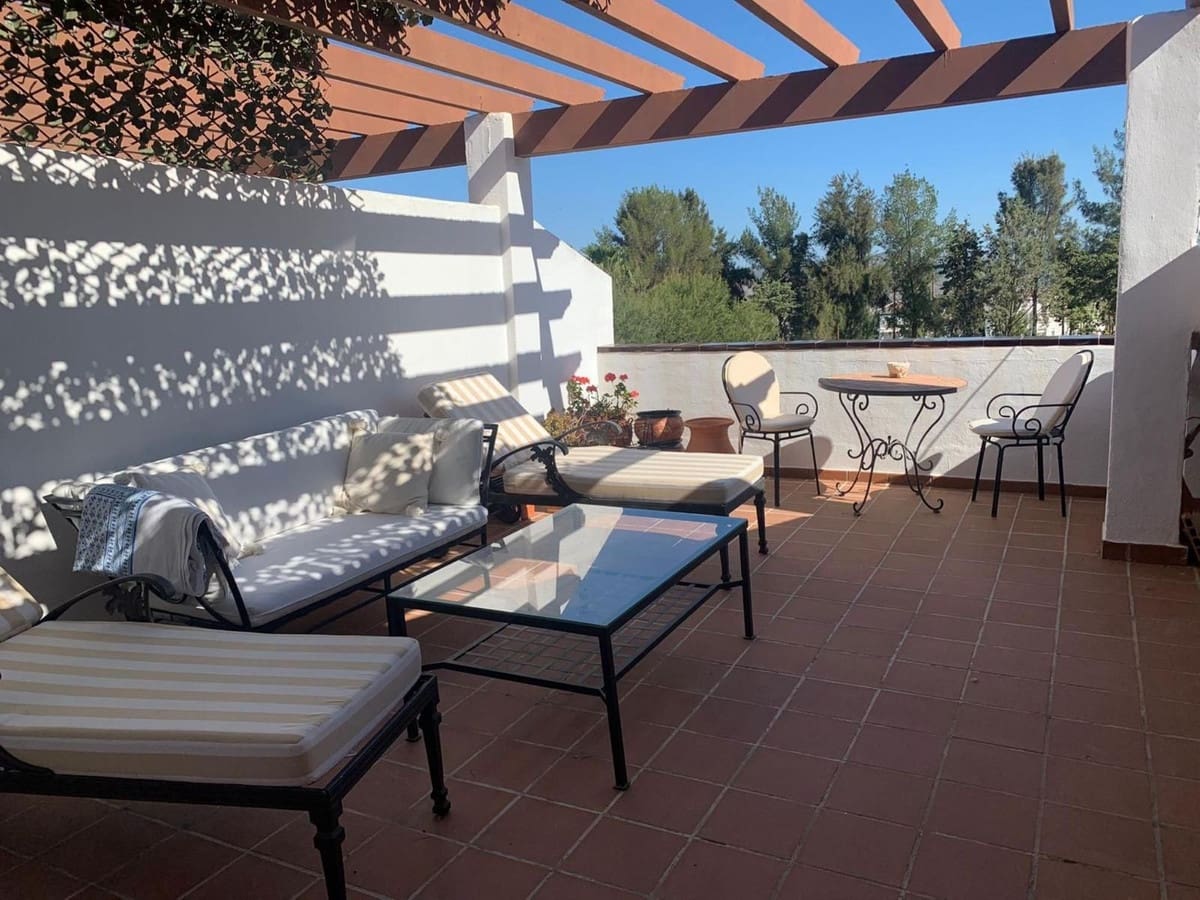 2 bedroom Apartment for sale in Alhaurin de la Torre with pool garage - € 320,000 (Ref: 9082663)