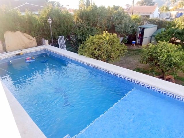 Chalet de 4 habitaciones en Alhaurín de la Torre en venta con piscina garaje - 360.000 € (Ref: 9108034)