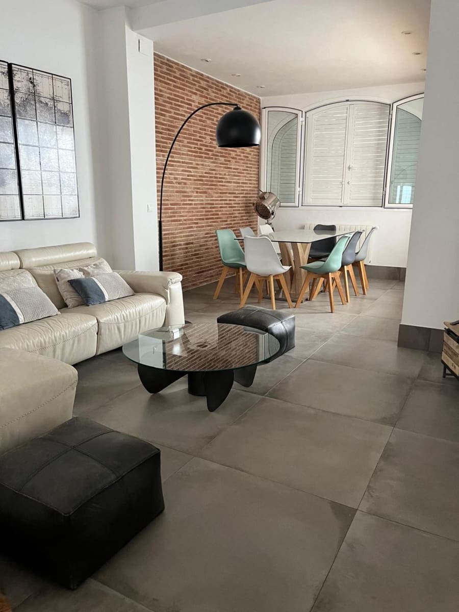 3 soveværelse Villa til salg i Estepa med swimmingpool garage - € 315.000 (Ref: 9109351)