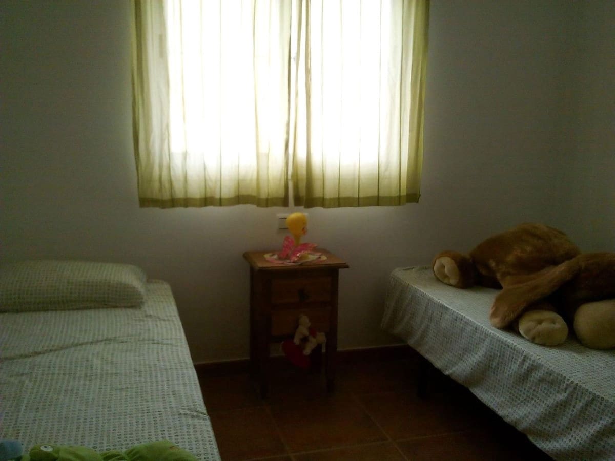 4 soveværelse Byhus til salg i Sierra de Yeguas med swimmingpool garage - € 225.000 (Ref: 9109352)