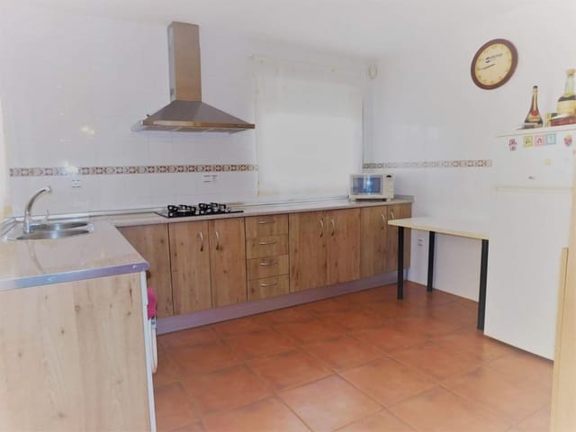 4 soveværelse Byhus til salg i Sierra de Yeguas med swimmingpool garage - € 225.000 (Ref: 9109352)