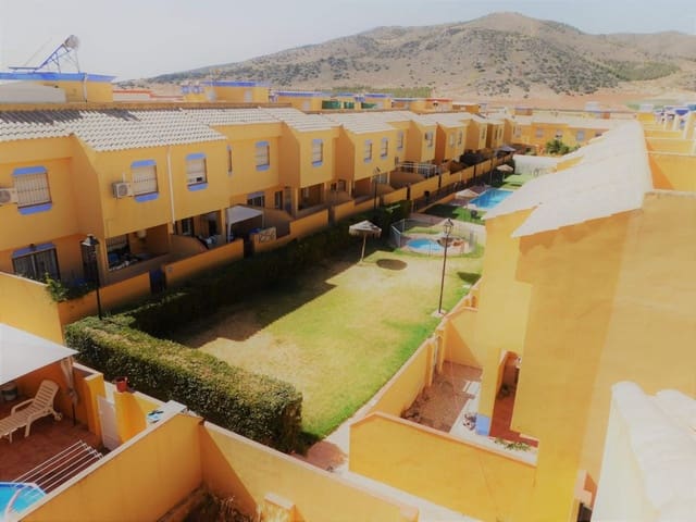 4 soveværelse Byhus til salg i Sierra de Yeguas med swimmingpool garage - € 225.000 (Ref: 9109352)