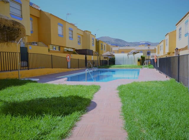 4 bedroom Townhouse for sale in Sierra de Yeguas with pool garage - € 225,000 (Ref: 9109352)