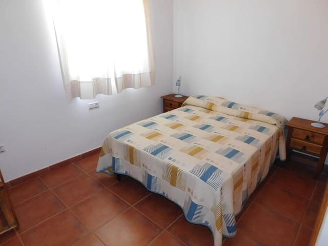 4 soveværelse Byhus til salg i Sierra de Yeguas med swimmingpool garage - € 225.000 (Ref: 9109352)