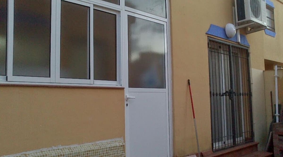 4 slaapkamer Huis te koop in Sierra de Yeguas met zwembad garage - € 225.000 (Ref: 9109352)